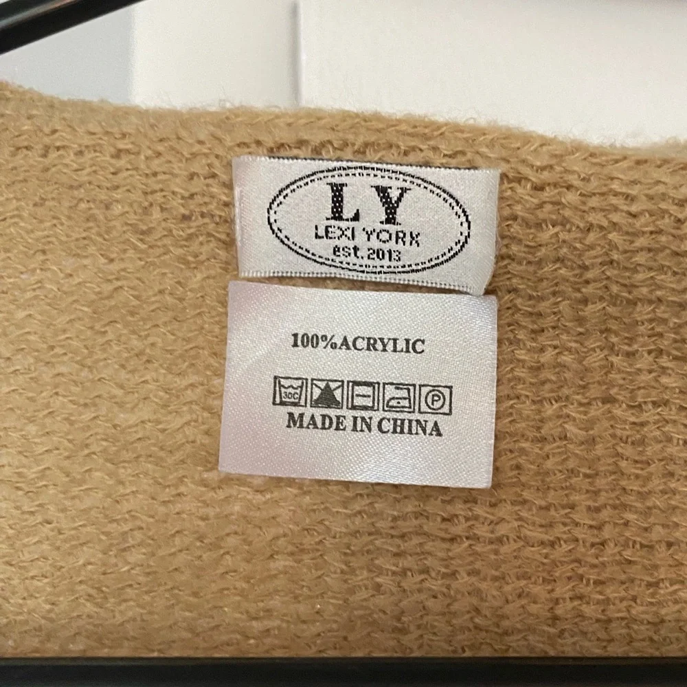 Lexi York wrap cardigan - in camel / tan / beige - Picture 5 of 5